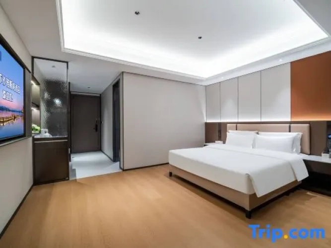 Standard Double room with city view
