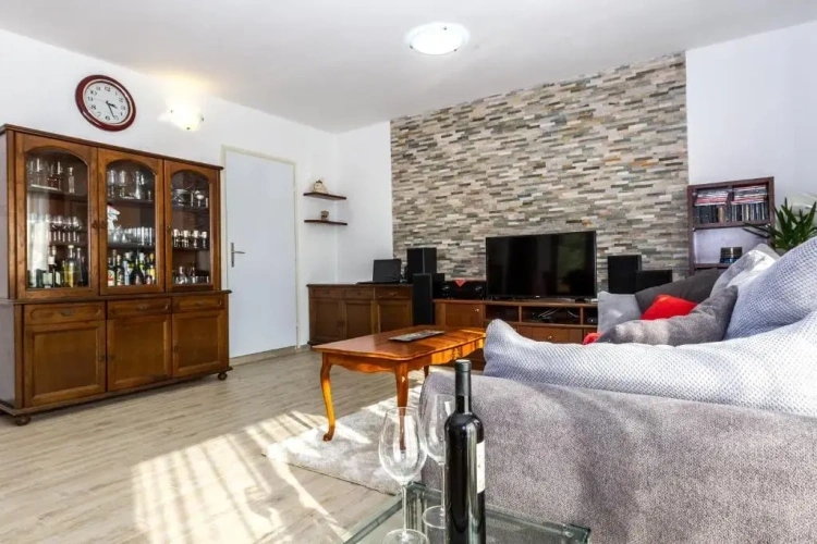 1 Bedroom Deluxe Apartment with pool view