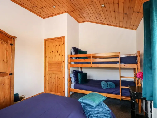 Teal Lodge