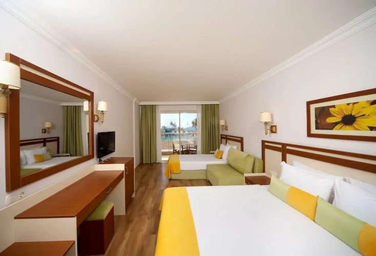 Standard Triple room with balcony