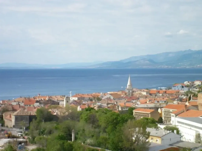 2 Bedrooms Apartment with balcony and with sea view
