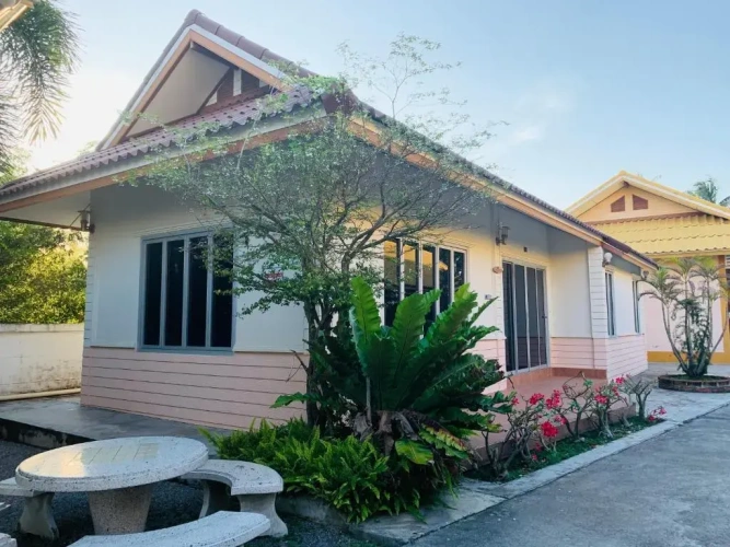 2 Bedrooms Cottage