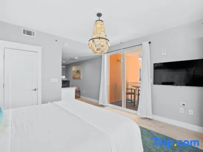 3 Bedrooms Apartment