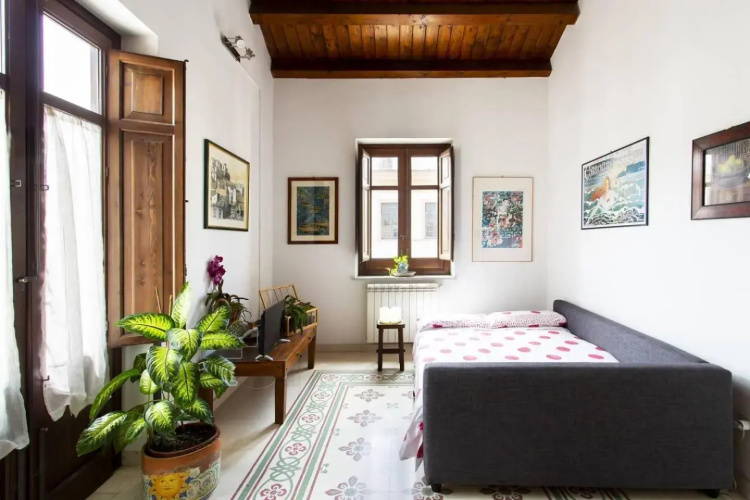 Anna's Home in Historical Center