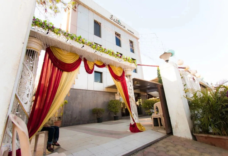 Seasons Hotel & Banquets