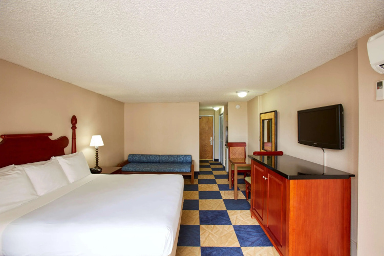 Ewa Hotel Waikiki