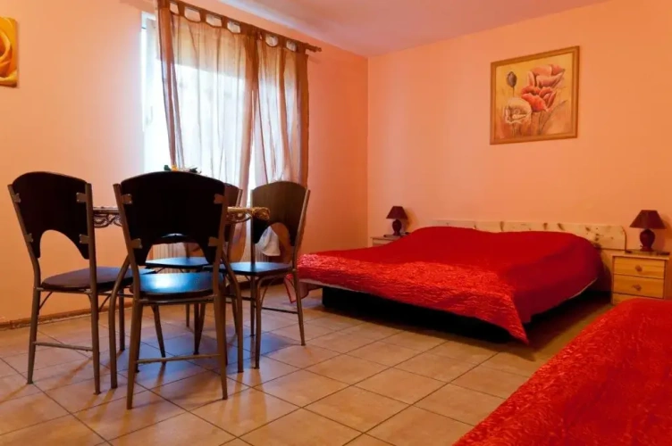 Standard Triple room
