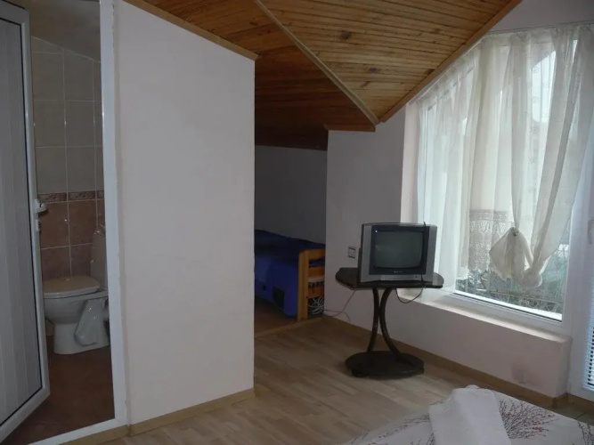 Veliana Guest House
