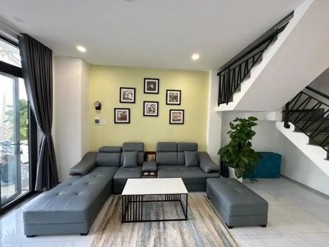 3 Bedrooms Apartment