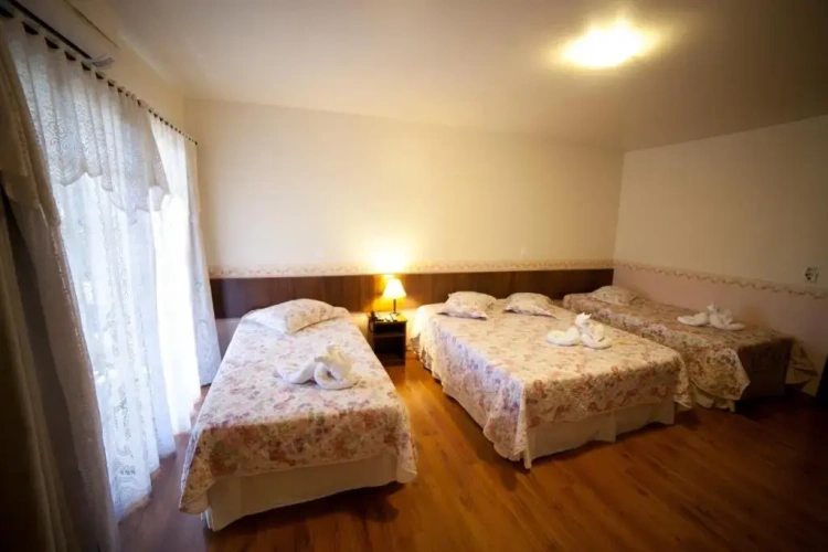 Deluxe Single Suite