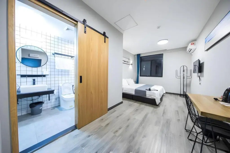 Paly Hotel