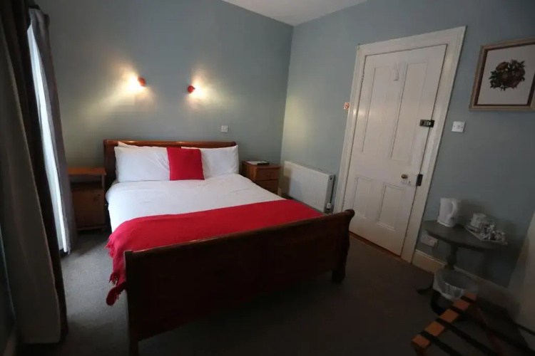 Rolling Wave Guesthouse