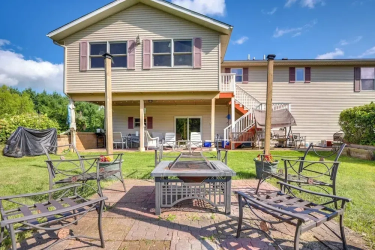 4 Bedrooms Cottage