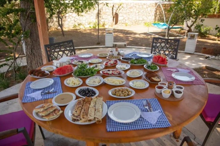 Dort Mevsim Butik Otel