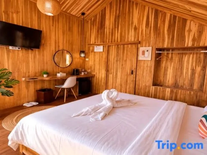 Suite with mountain view