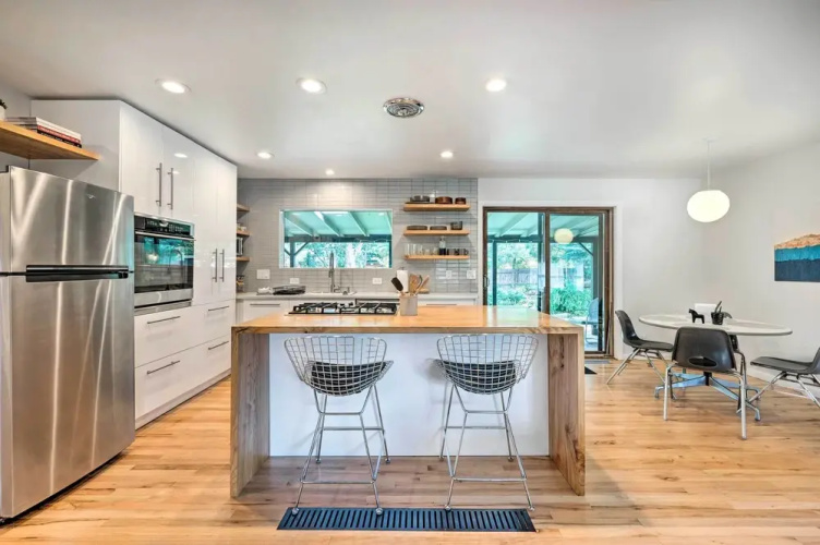 < 3 Mi to Pearl St: Home w/ Large Yard in Boulder