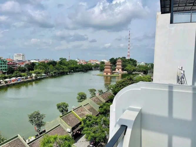 Luxury Double room with balcony and with lake view