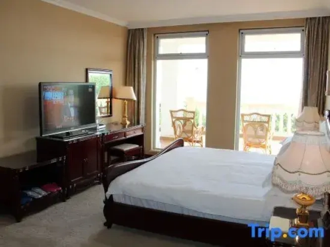 Deluxe Suite