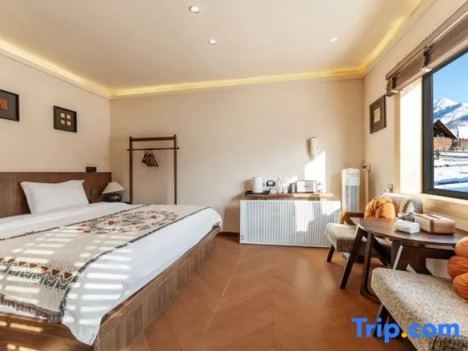 Standard Double room with mountain view
