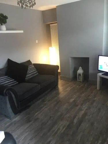2 Bedrooms Cottage