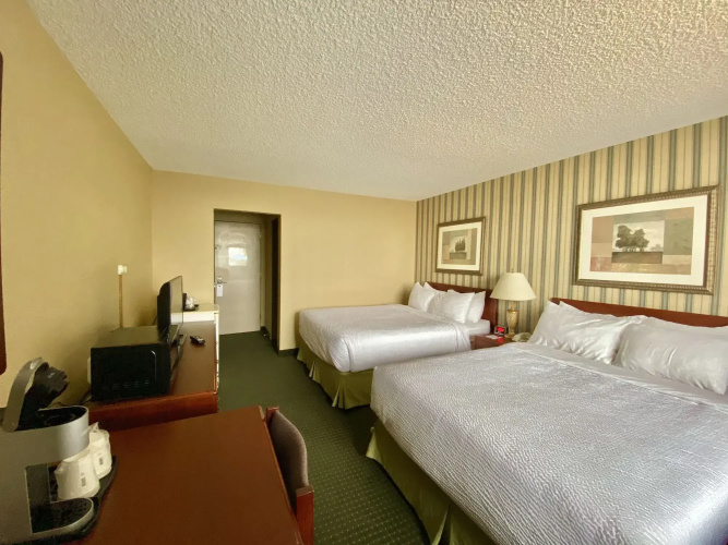Ramada by Wyndham Whitecourt