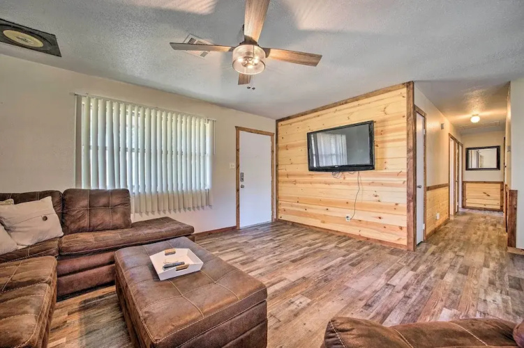 Private Hot Tub & Yard: Secluded Broken Bow Home!