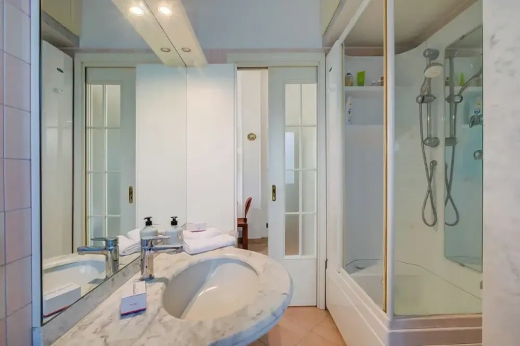 1 Bedroom Family Apartment with sea view