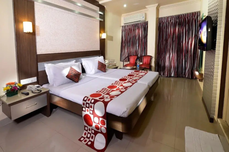 Hotel Navaratna