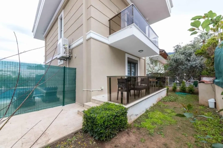 4 Bedrooms Villa