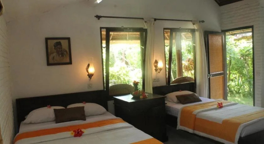 Anom Beach Inn Bungalows
