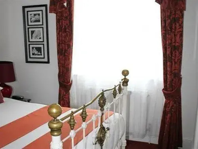 Canterbury Hotel