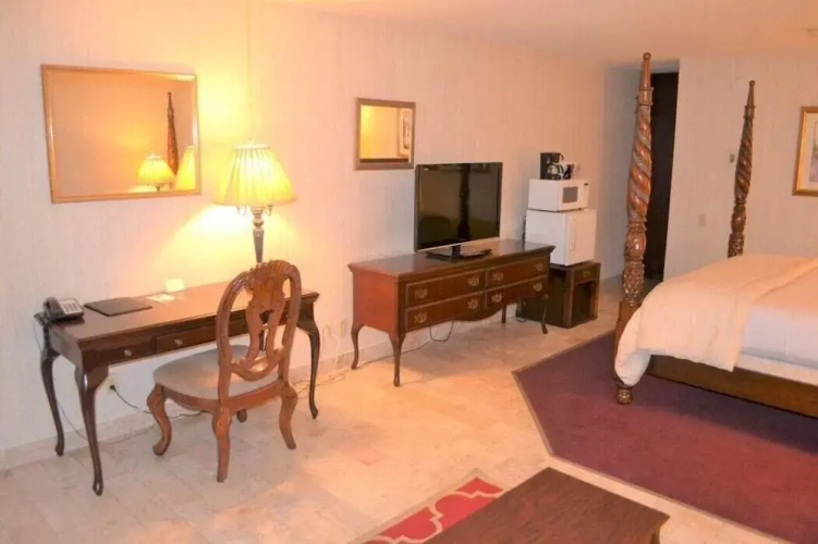 Merced Inn and Suites