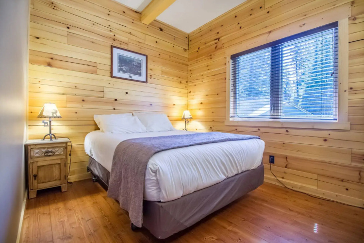 Kootenay Park Lodge
