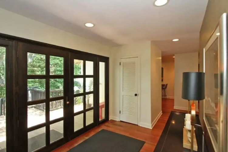 7 Edgewater Ally