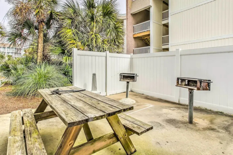 Steps to Shore + Pool: Myrtle Beach Resort Getaway