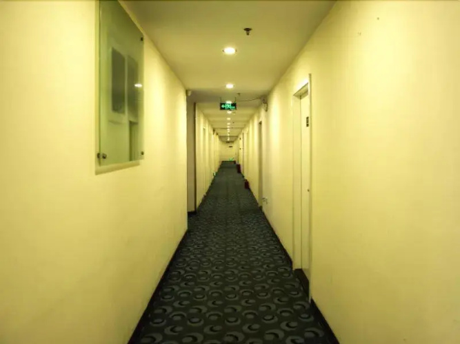 E Hotel