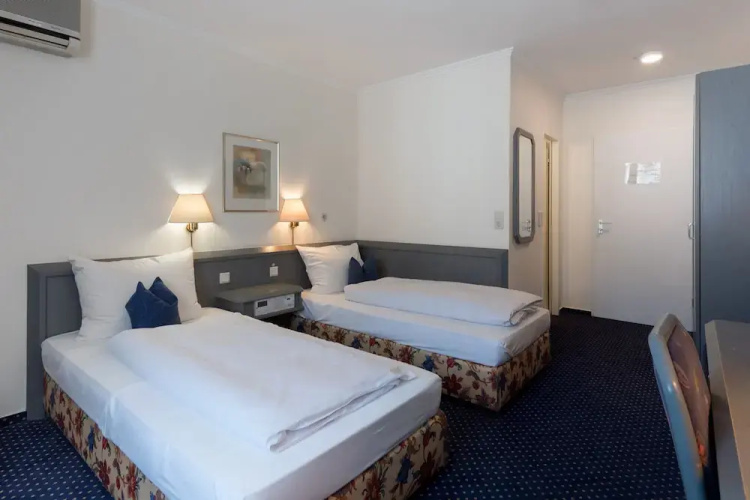 Hotel Belmont Classic