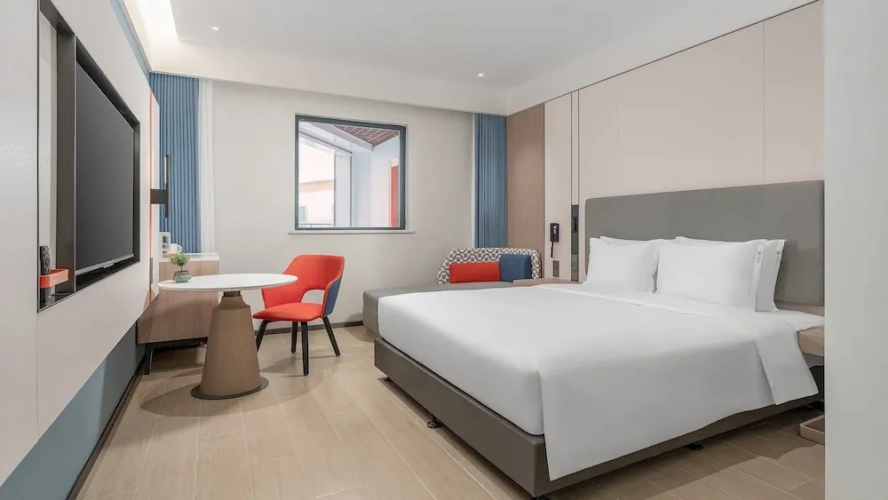 Standard Double room with city view