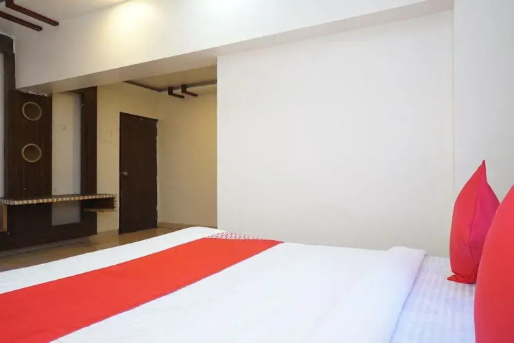 OYO 24432 Yash Residency