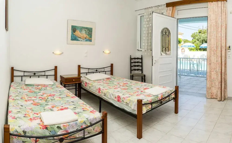 Anna Studios & Apartments
