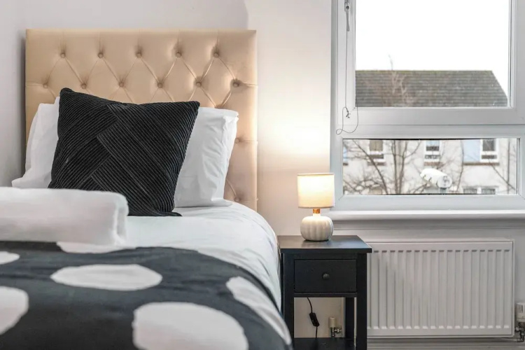 Urban Elegance 5-Bed Glasgow Home