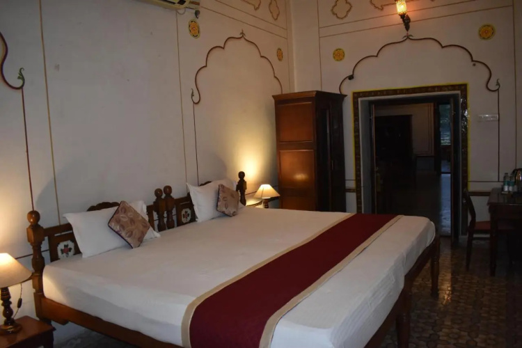 Hotel Nawal Sagar Palace
