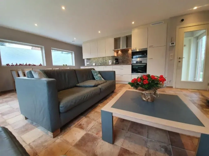 2 Bedrooms Cottage