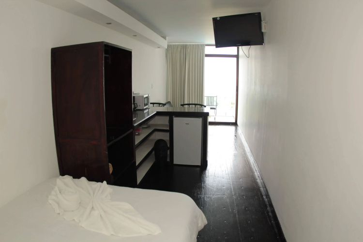 El Faro Beach Hostel
