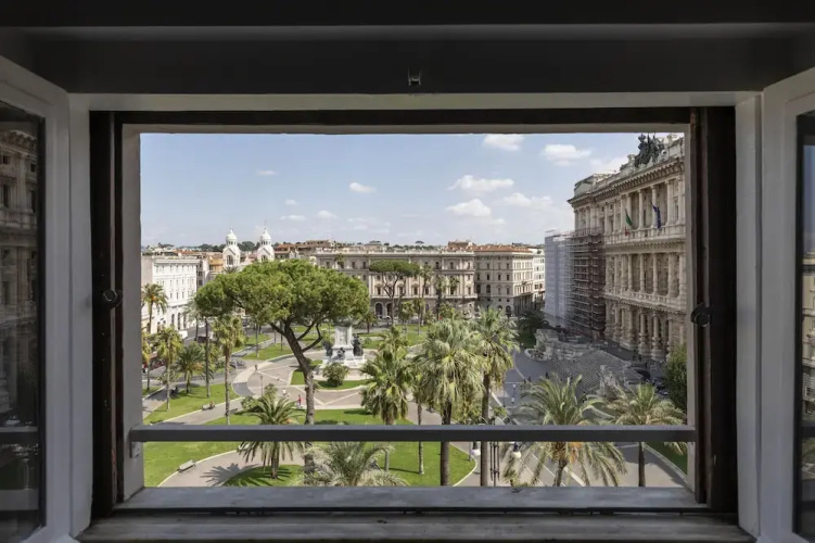 Alla Corte by Hili