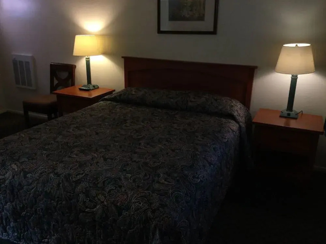 Cedar Lodge Motel