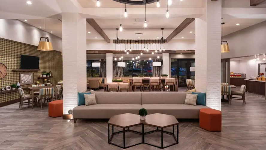 Hampton Inn Riverside Downtown