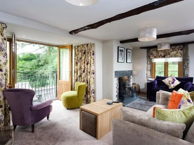 The Cosy Peacock