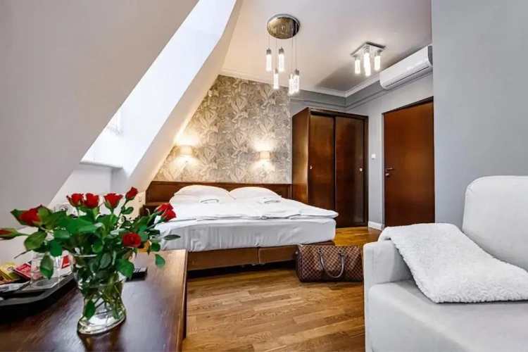 Standard Triple room