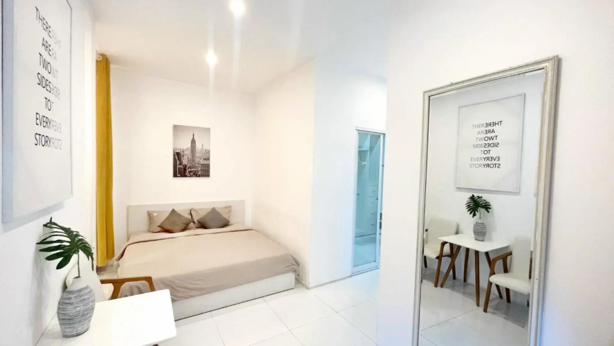 MIDMOST Villa Hotel